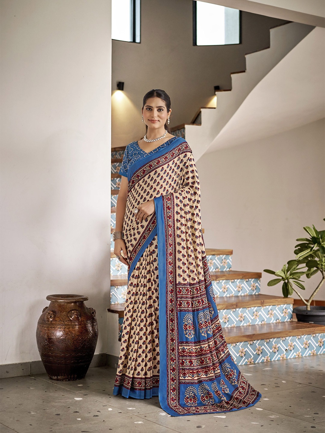 

RV CREATION Ajrak Printed Pure Cotton Bagru Saree, Beige