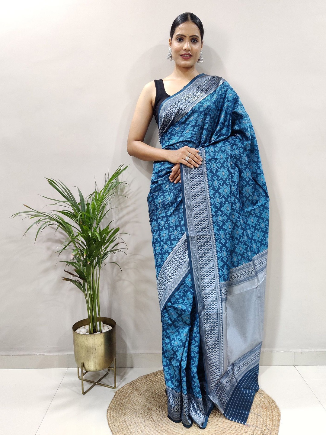 

A TO Z CART Ethnic Motifs Woven Design Zari Kanjeevaram Saree, Blue