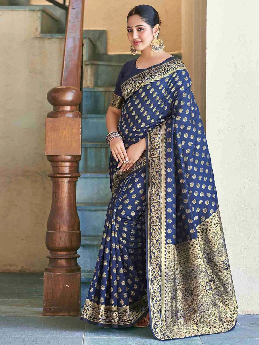 

Melok Woven Design Zari Art Silk Banarasi Saree, Navy blue