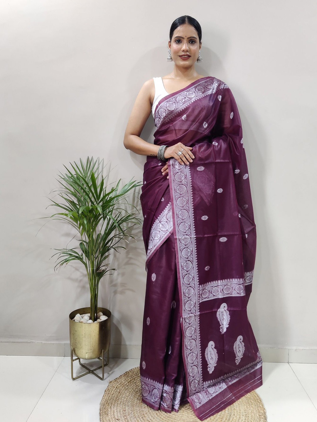 

A TO Z CART Woven Design Zari Saree, Burgundy