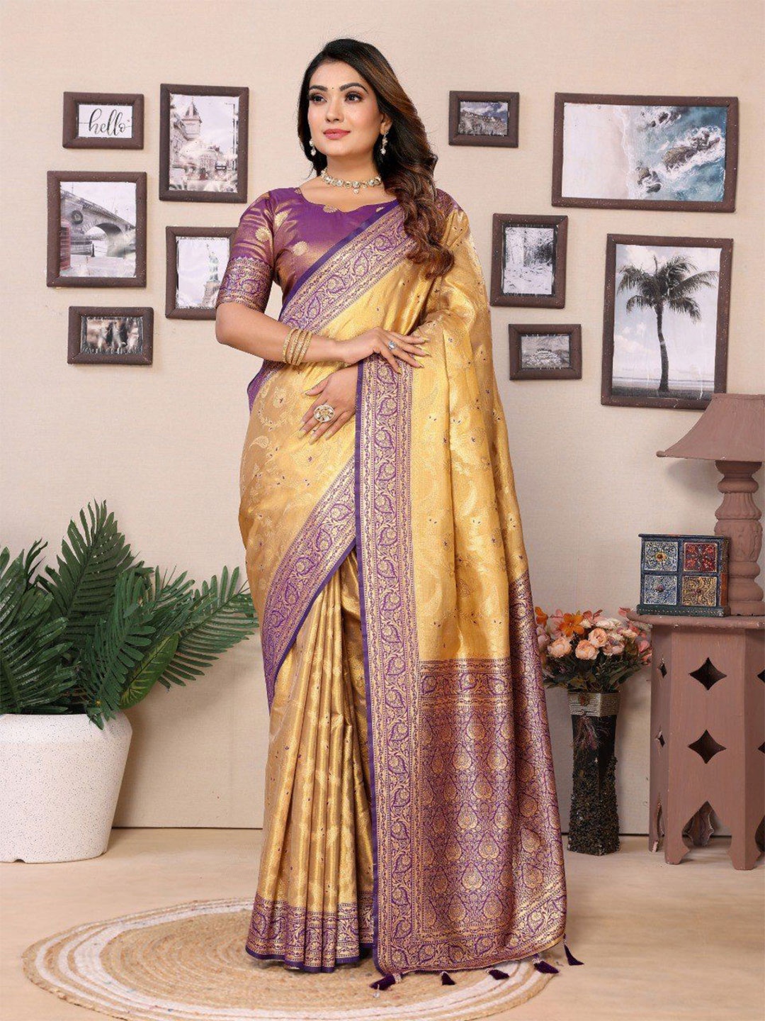 

Anaita Woven Design Banarasi Saree, Cream