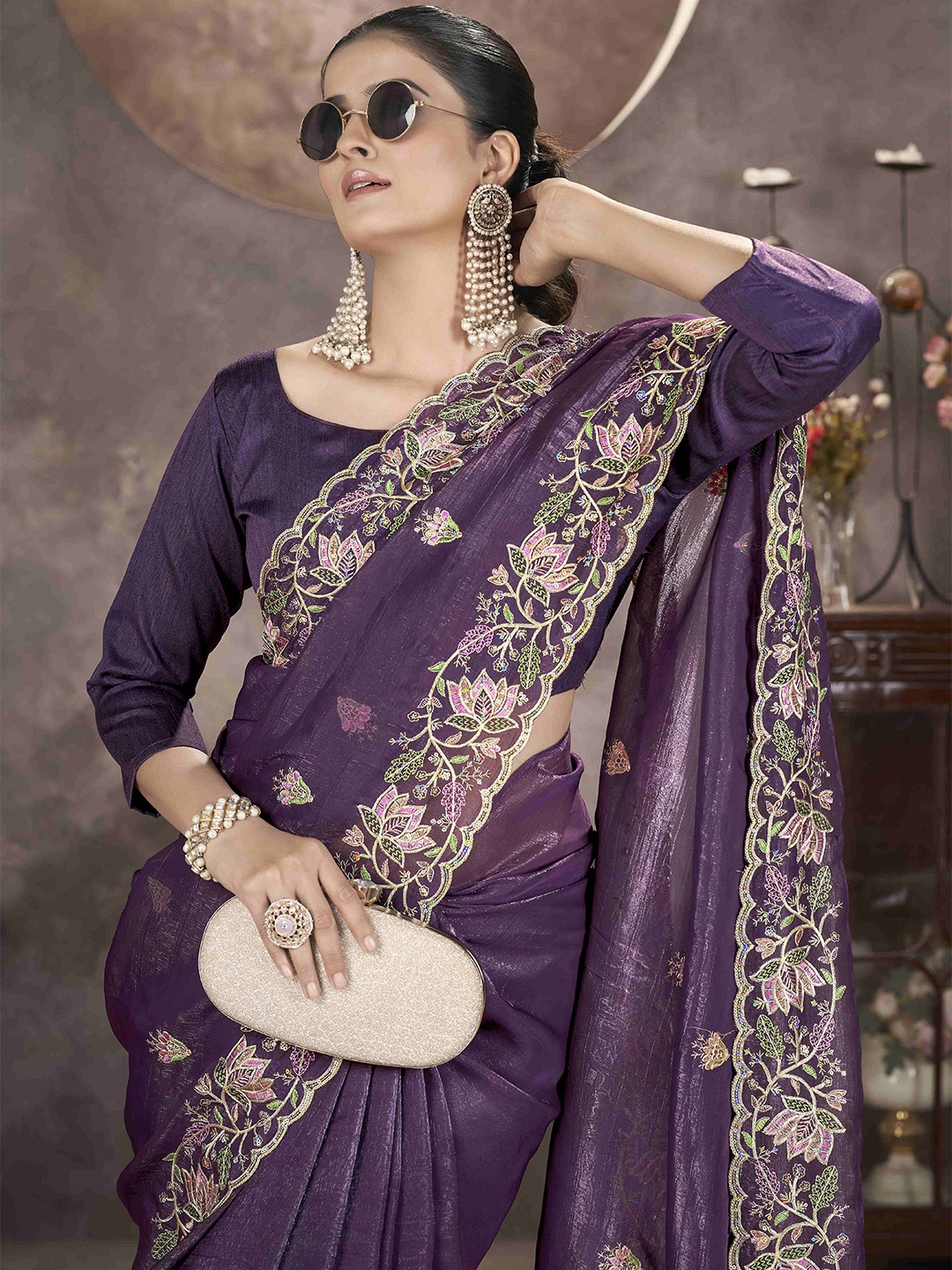 

RV CREATION Floral Embroidered Sequinned Saree, Purple