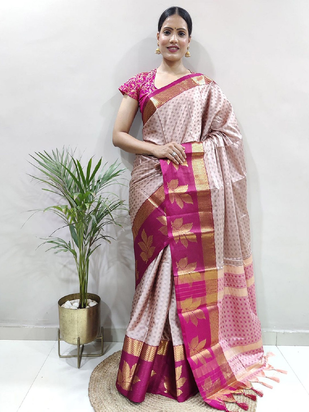 

A TO Z CART Woven Design Zari Saree, Peach