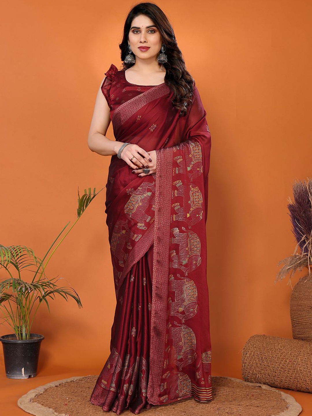 

FABMORA Ethnic Motifs Saree, Maroon