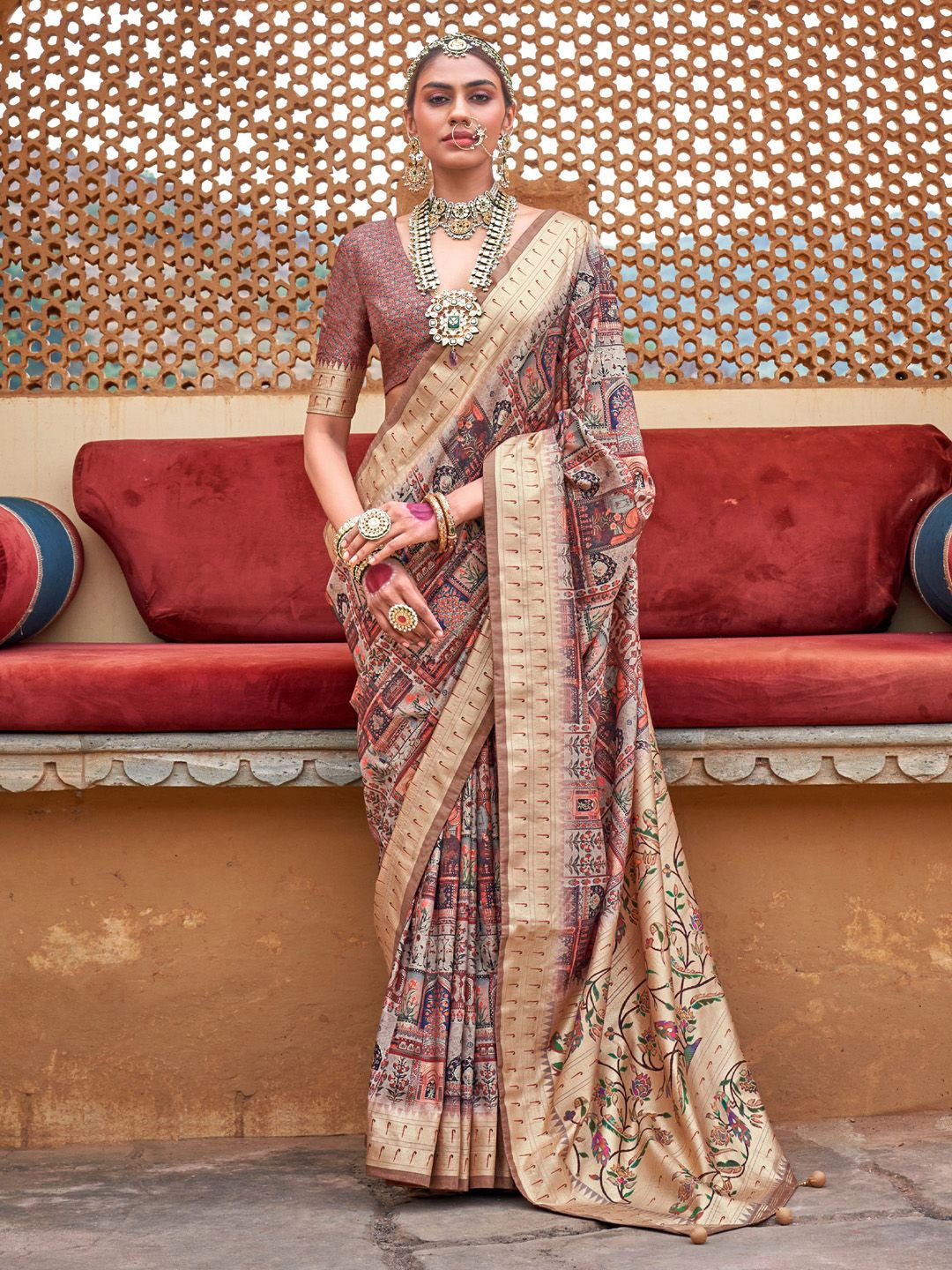 

Anouk Floral Zari Silk Blend Sungudi Saree, Camel brown