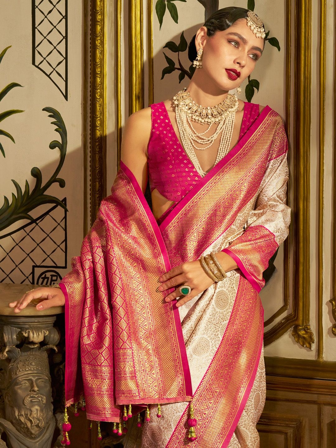 

Anouk Floral Zari Kanjeevaram Saree, Cream