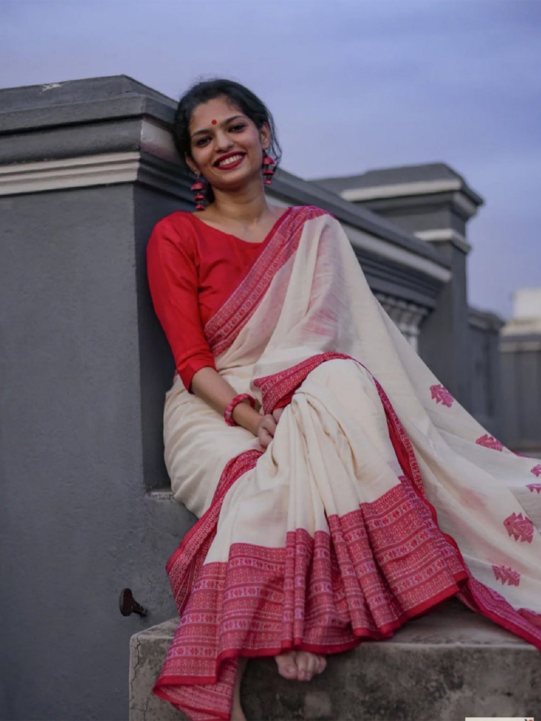 

A TO Z CART Woven Design Chanderi Saree, Red