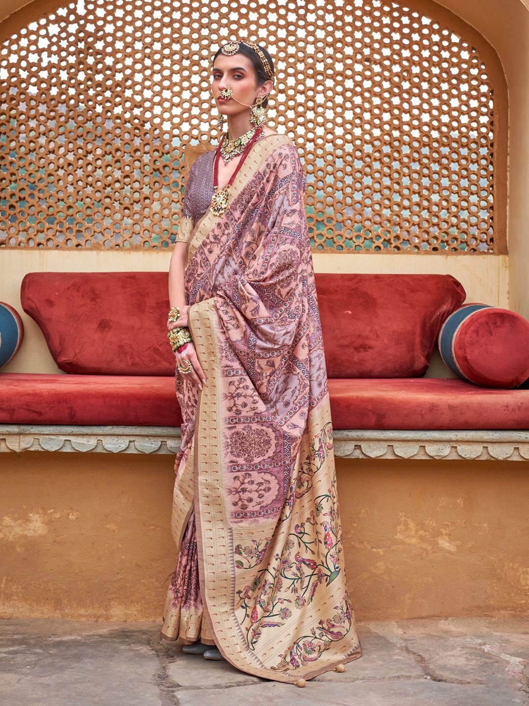 

Anouk Floral Zari Silk Blend Designer Sungudi Saree, Mauve