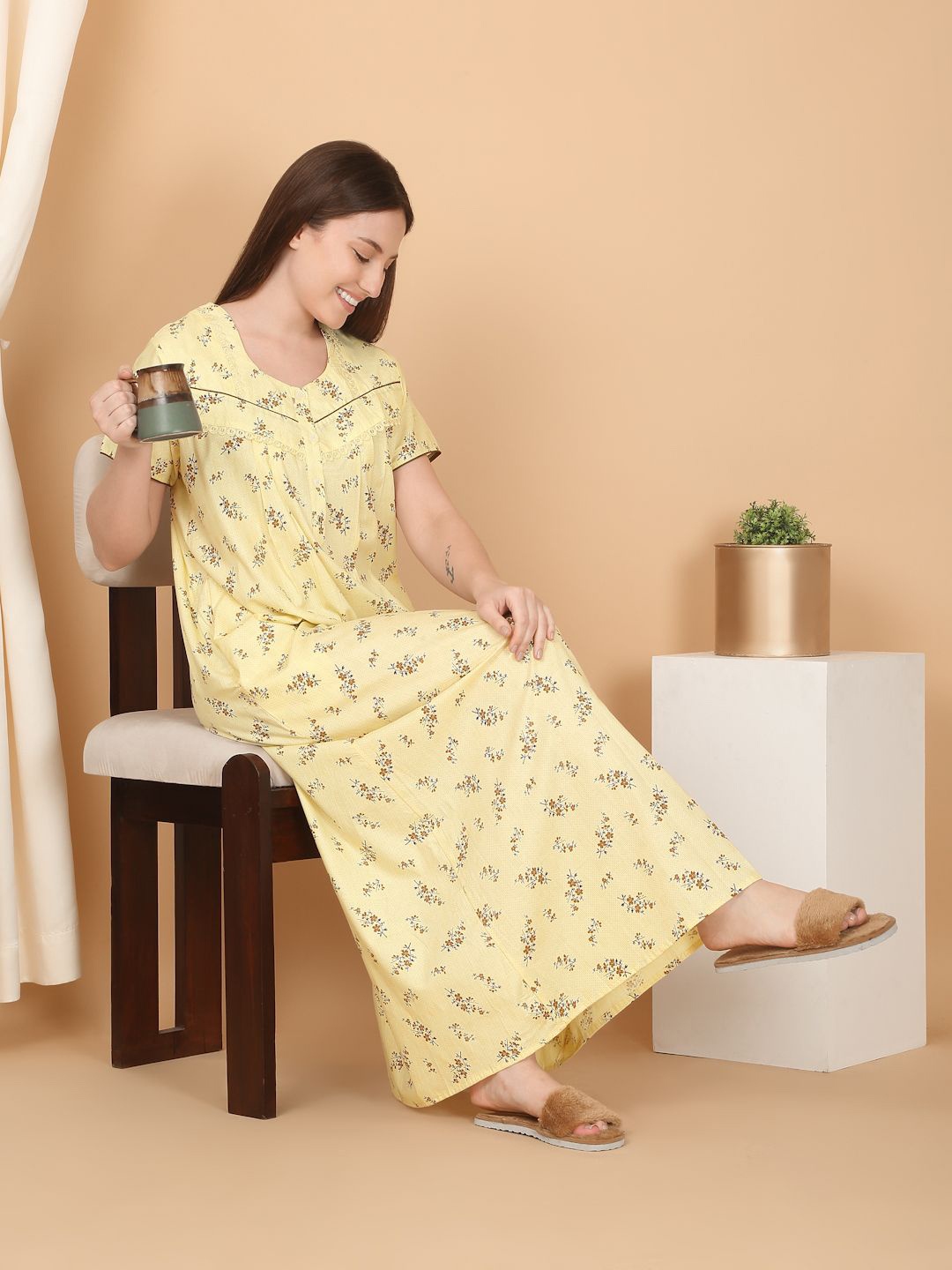 

SAANJ Women Printed Pure Cotton Maxi Nightdress, Yellow