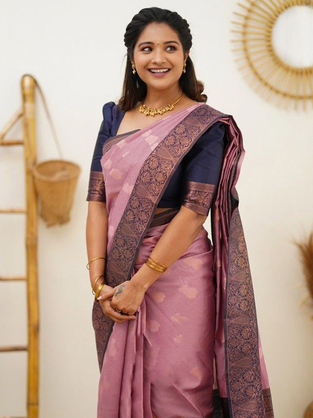

Anouk Floral Zari Silk Blend Banarasi Saree, Pink