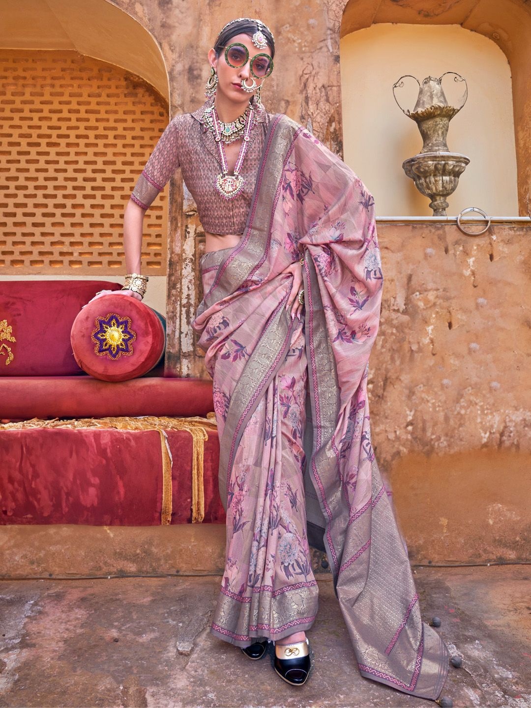 

Anouk Ethnic Motifs Designer Sungudi Saree, Mauve