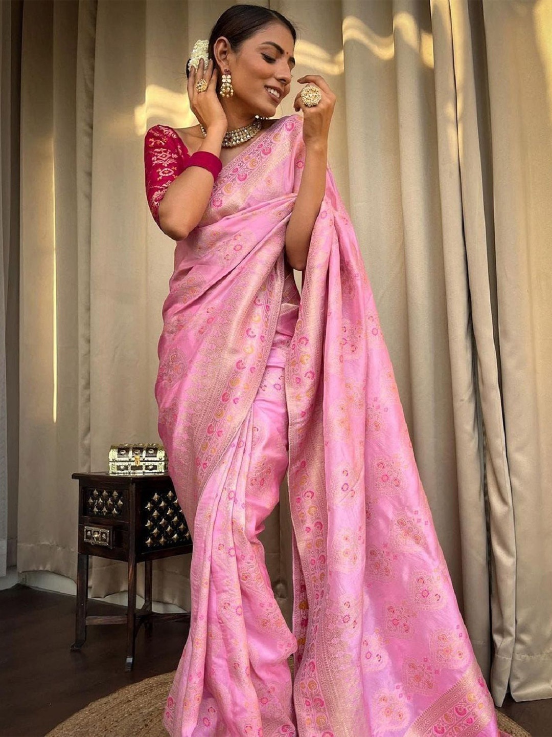 

A TO Z CART Floral Zari Pure Silk Saree, Pink