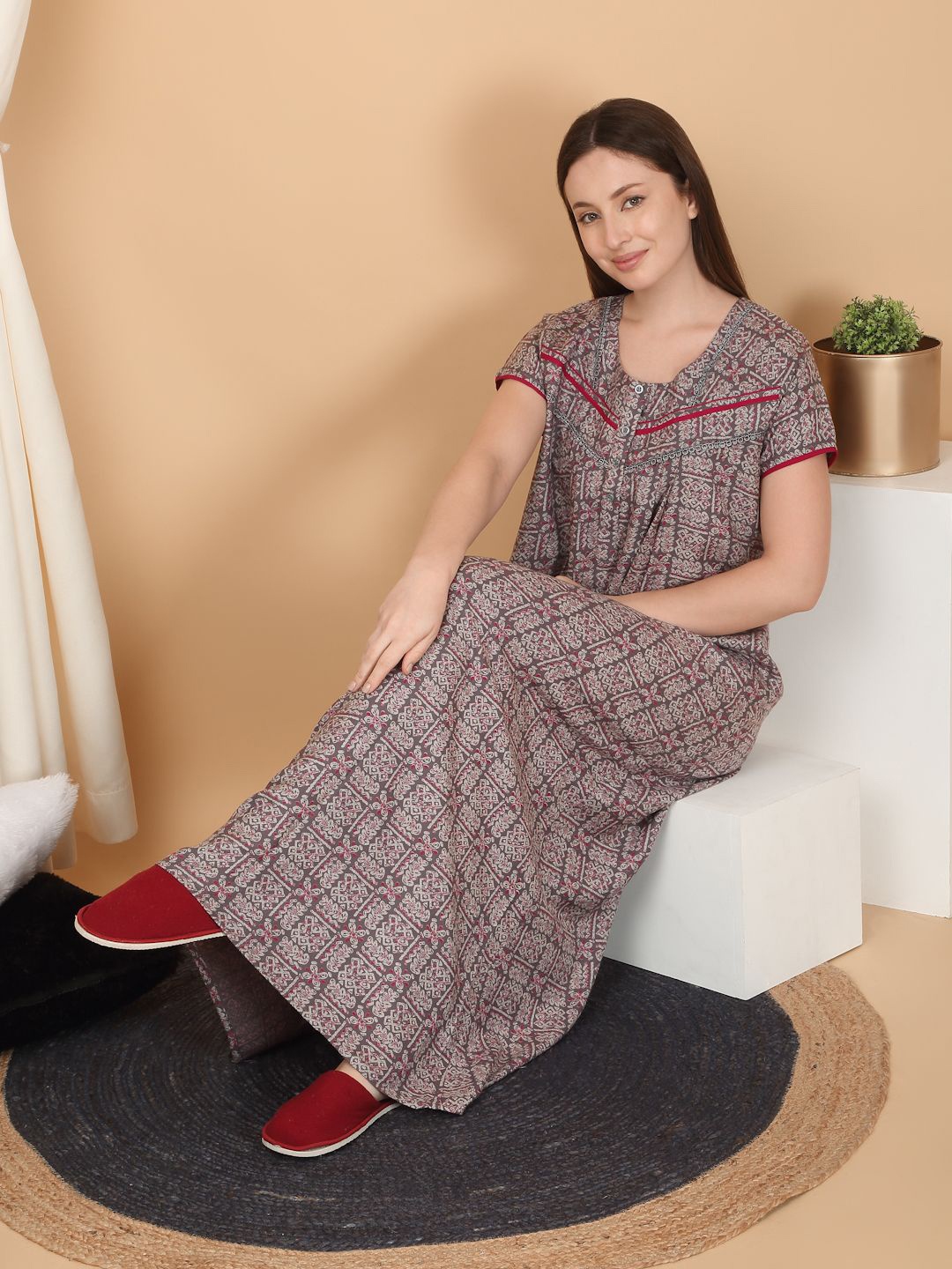 

SAANJ Women Printed Pure Cotton Maxi Nightdress, Grey