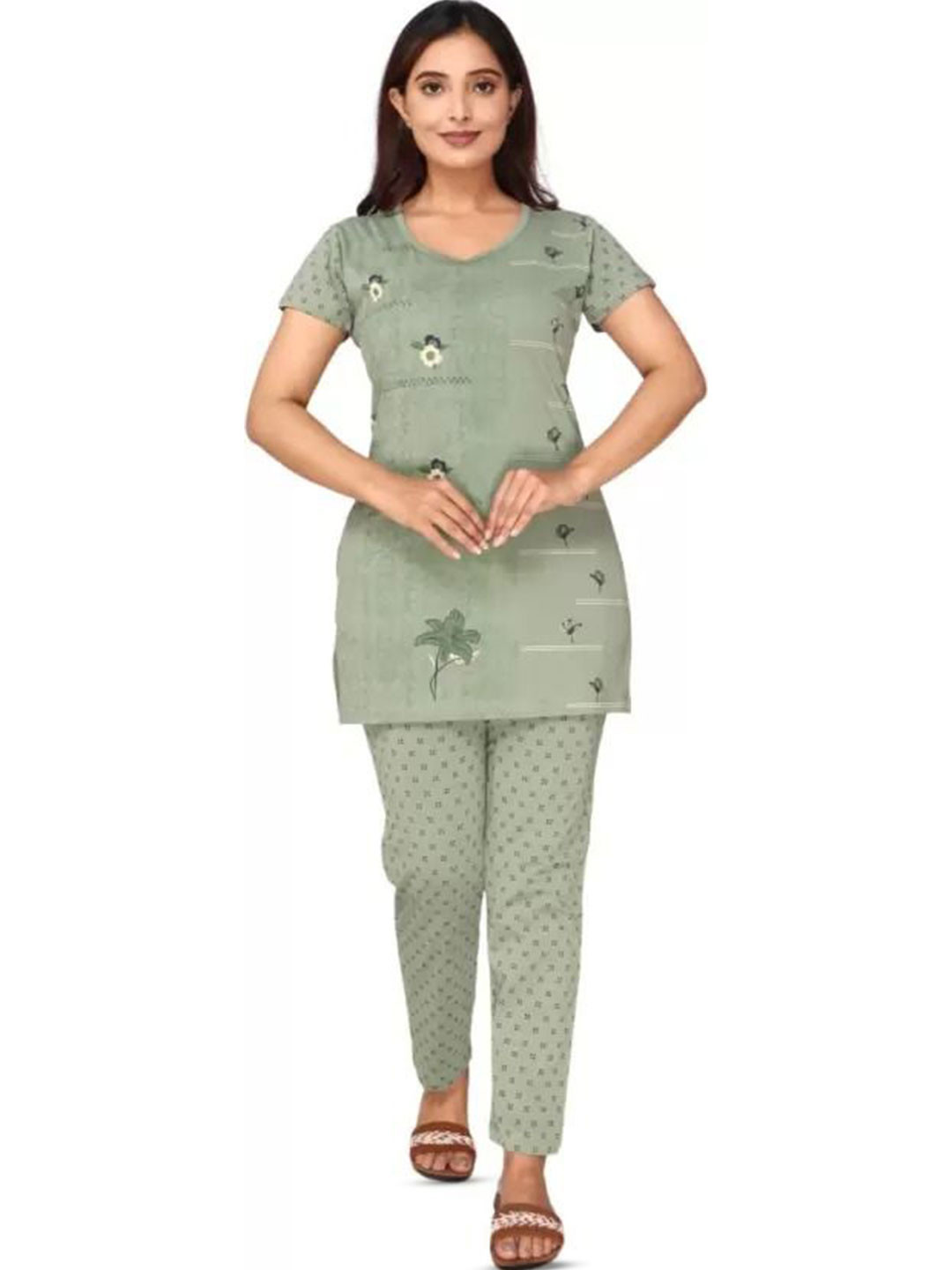 

CLINT Floral Printed Round Neck T-Shirt With Pyjama, Green