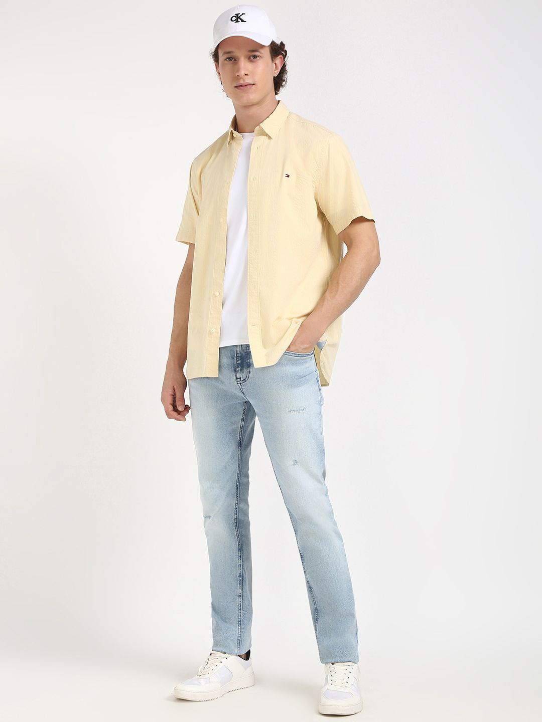 

Tommy Hilfiger Men AI SEERSUCKER Spread Collar Solid Cotton Casual Shirt, Yellow