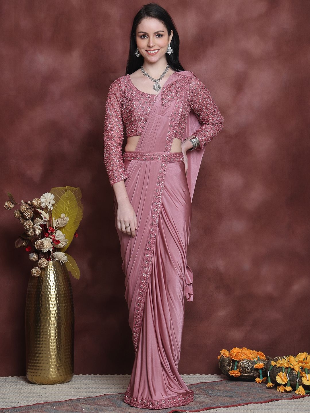 

Grancy Embroidered Belted Saree, Mauve