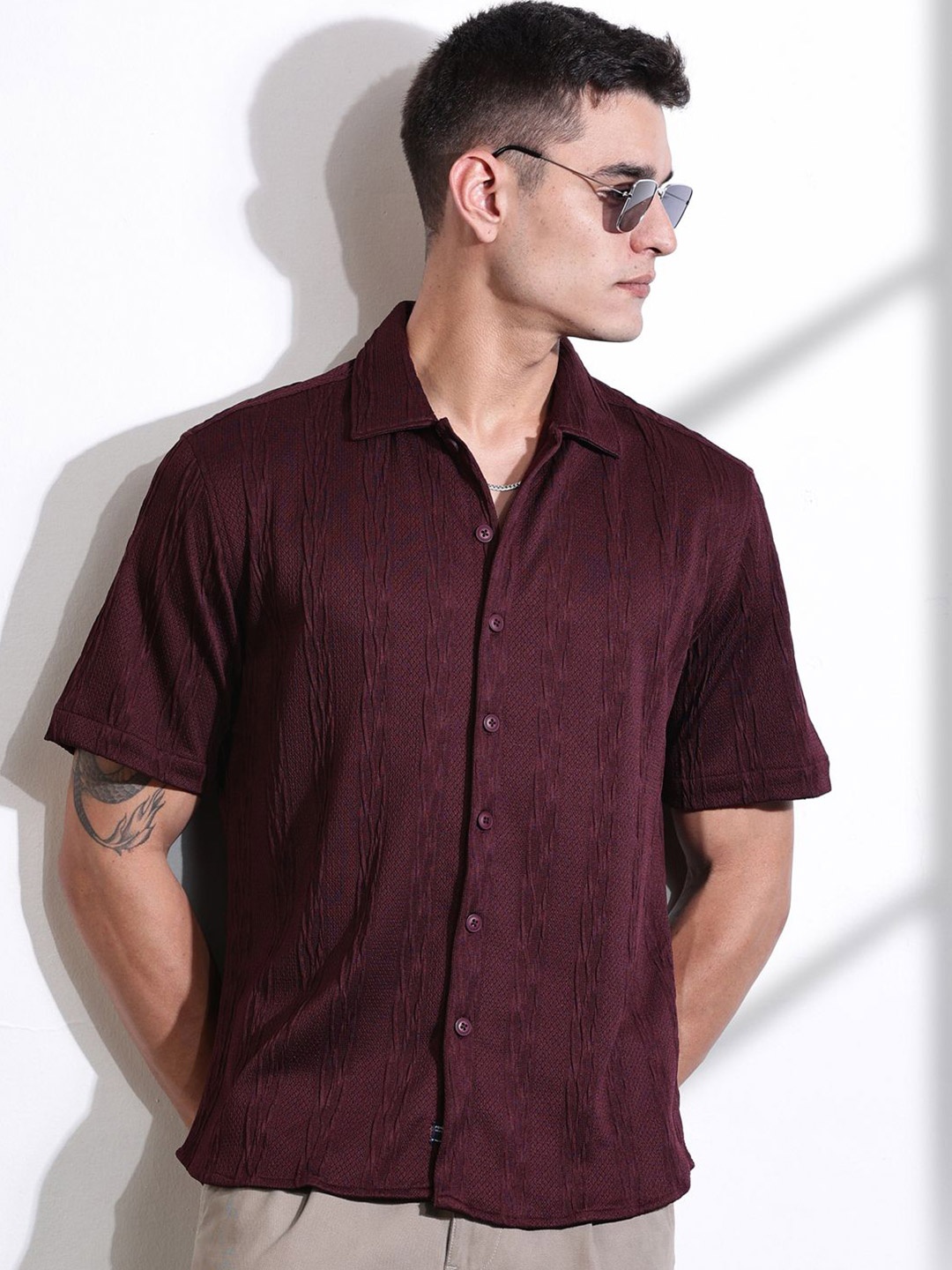 

Thomas Scott Men Smart Fit Cutaway Collar Textured Casual Shirt, Maroon