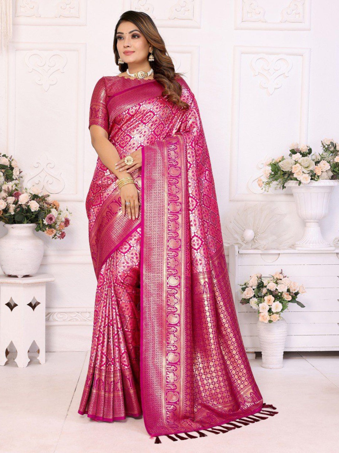 

Anaita Woven-Designed Banarasi Saree, Peach