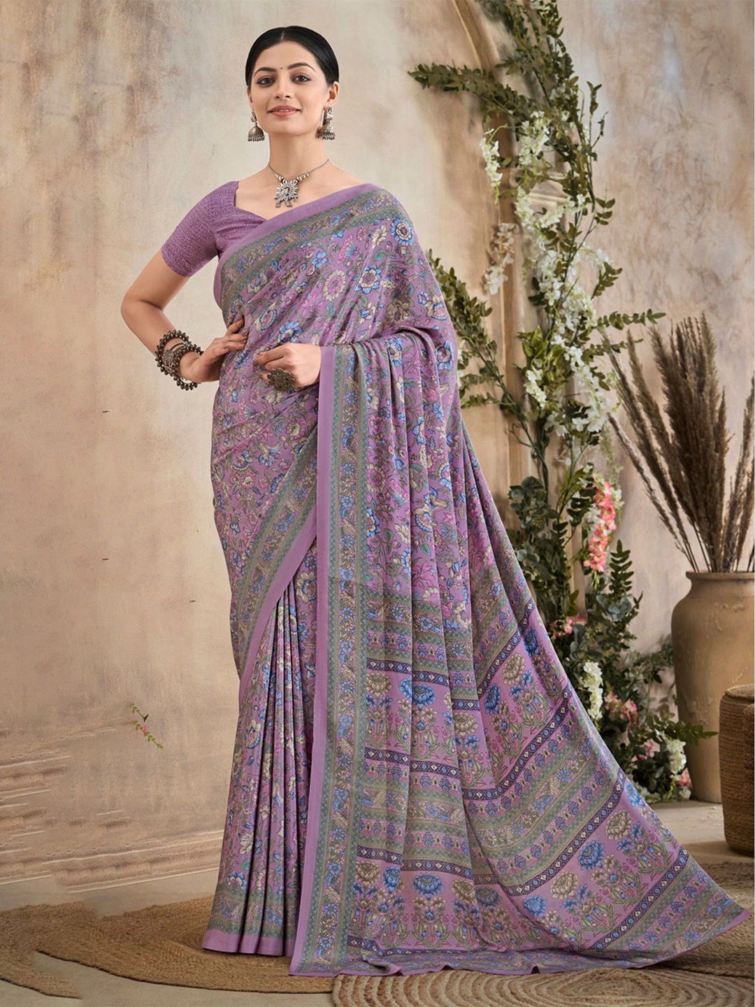 

DURGA EMPORIO Floral Printed Saree With Blouse Piece, Lavender