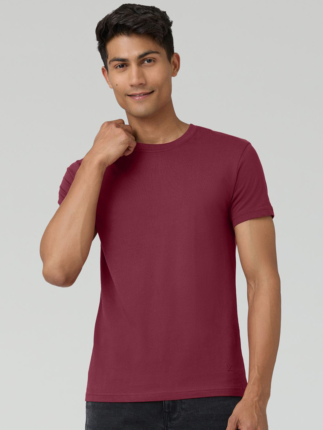 

XYXX Men Ultra Breezy Super Combed Cotton Solid Crew Neck T-Shirt, Maroon