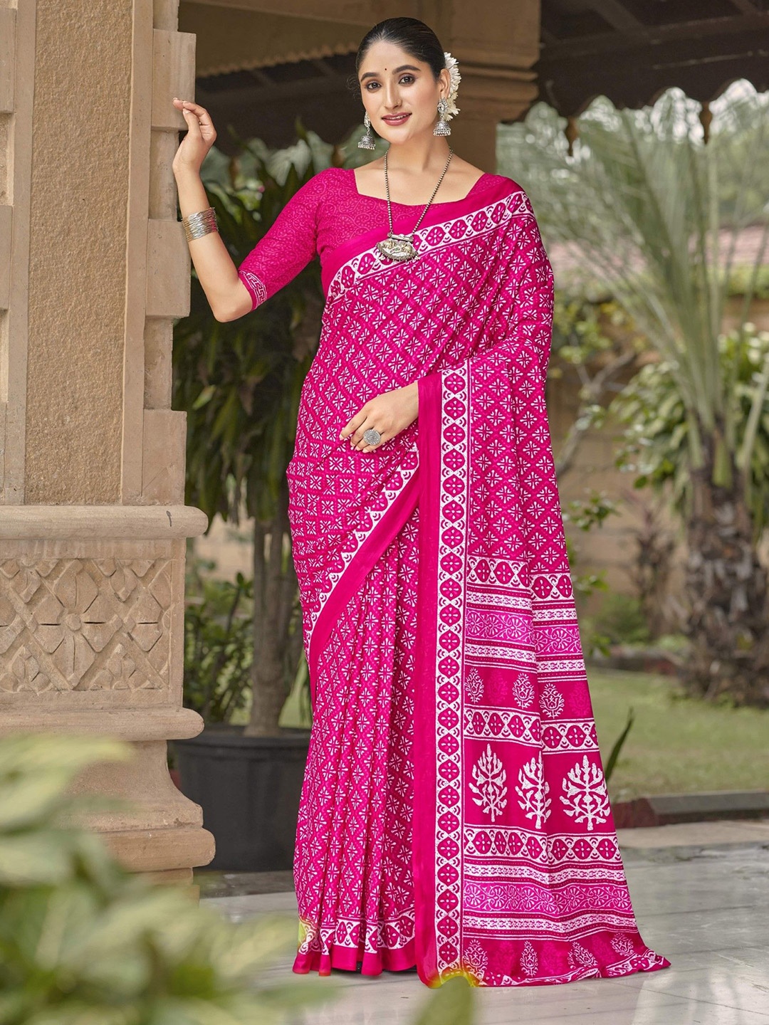 

RV CREATION Printed Pure Cotton Bagru Saree, Pink