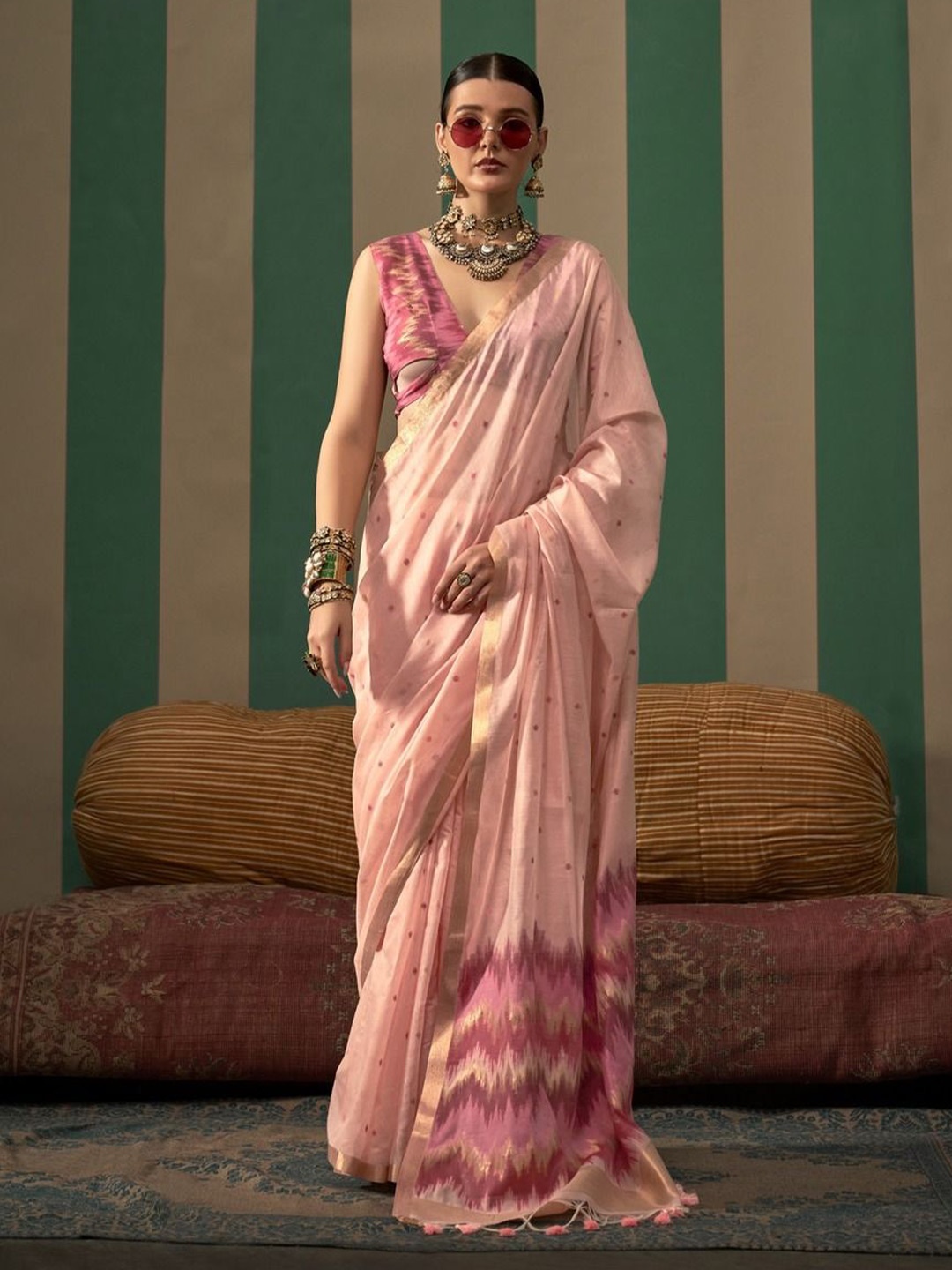 

Anouk Woven Design Zari Silk Blend Handloom Banarasi Saree, Pink