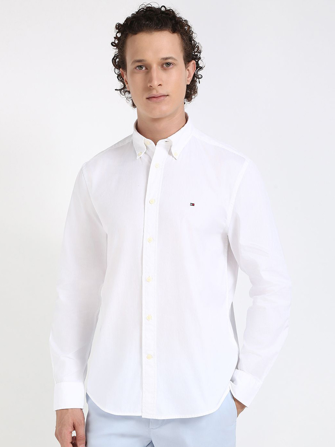 

Tommy Hilfiger Men Button-Down Collar Solid Cotton Casual Shirt, White