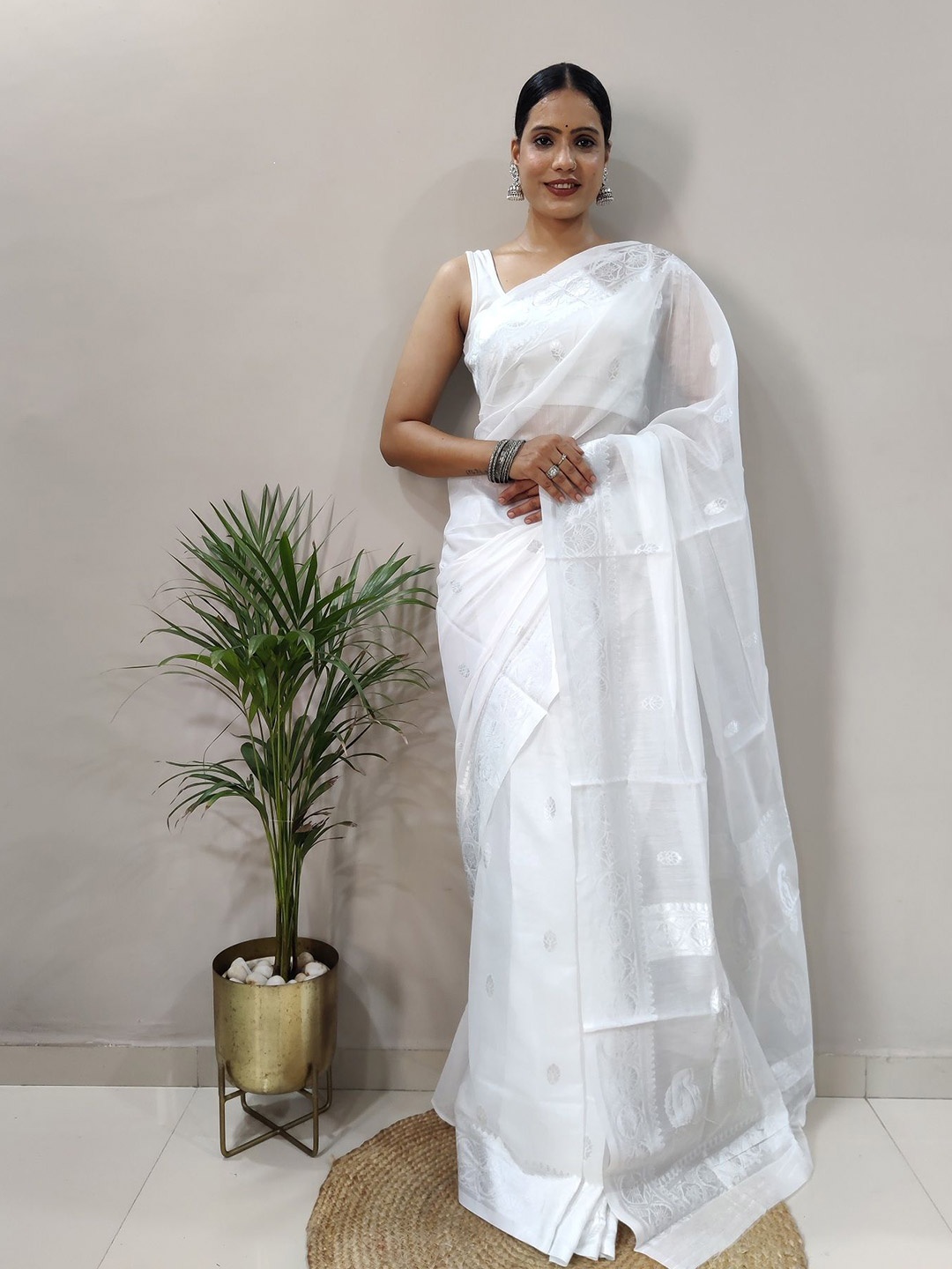 

A TO Z CART Woven Design Zari Saree, White