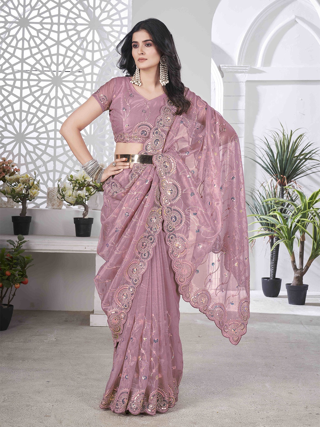 

Munir Embellished Sequinned Saree with Thread Embroidery work And Cutwork Border, Pink