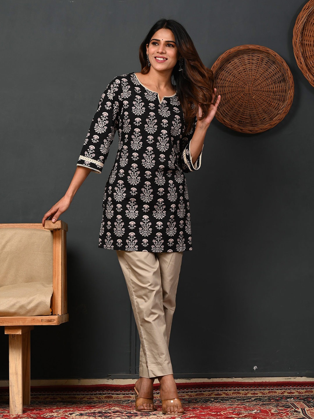 

Rimeline Women Ethnic Motifs Printed Gotta Patti Pure Cotton Kurti, Black