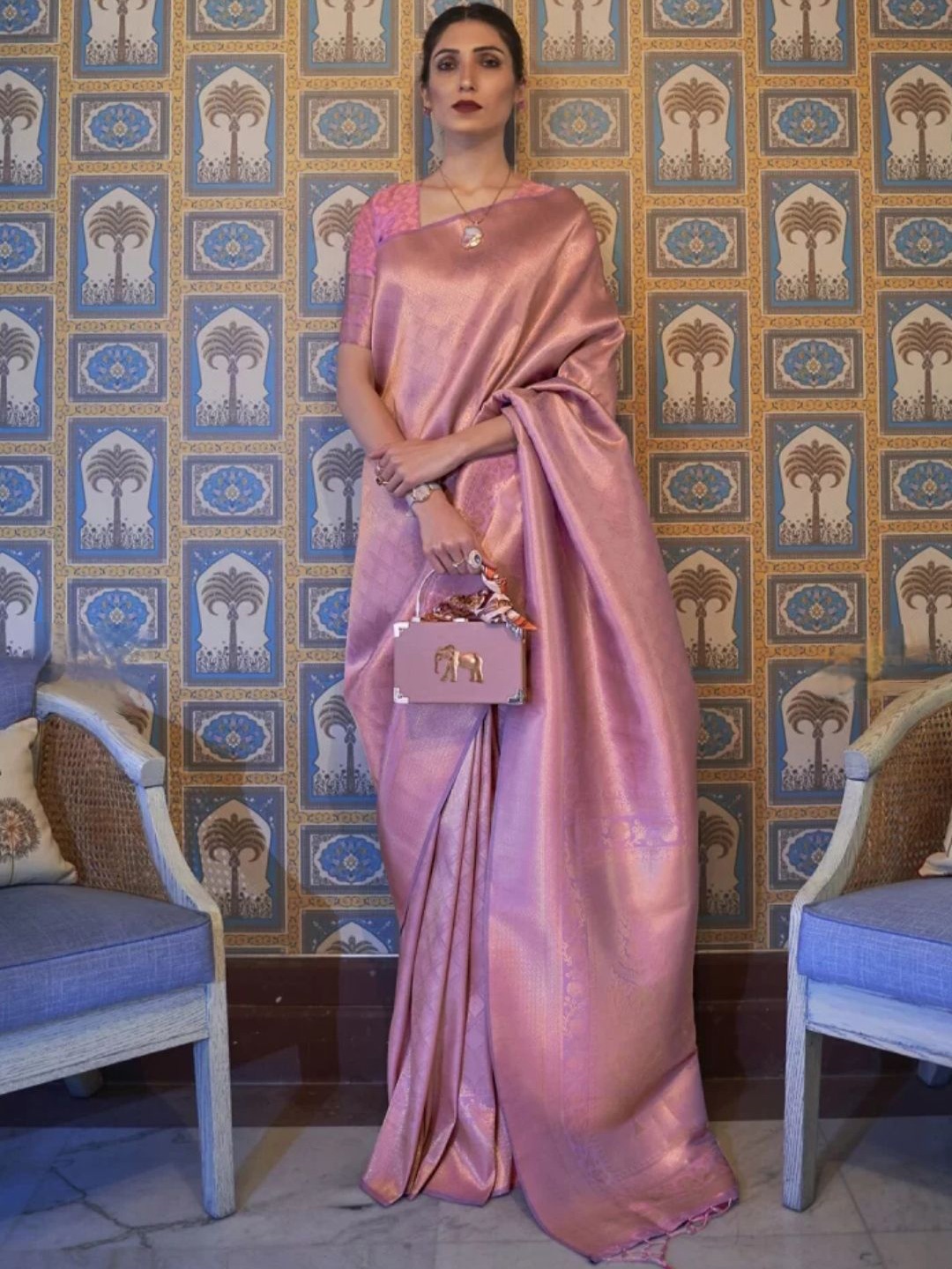 

DIVASTRI Woven Design Zari Kanjeevaram Saree, Pink