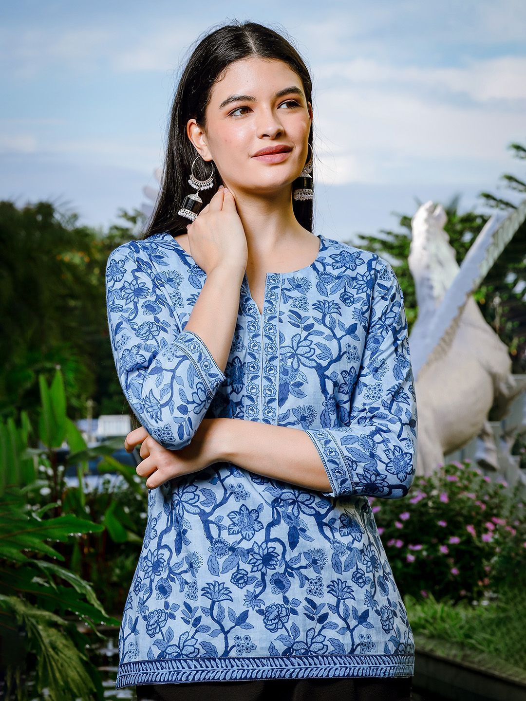 

Yufta Women Floral Printed Pure Cotton Kurti, Blue