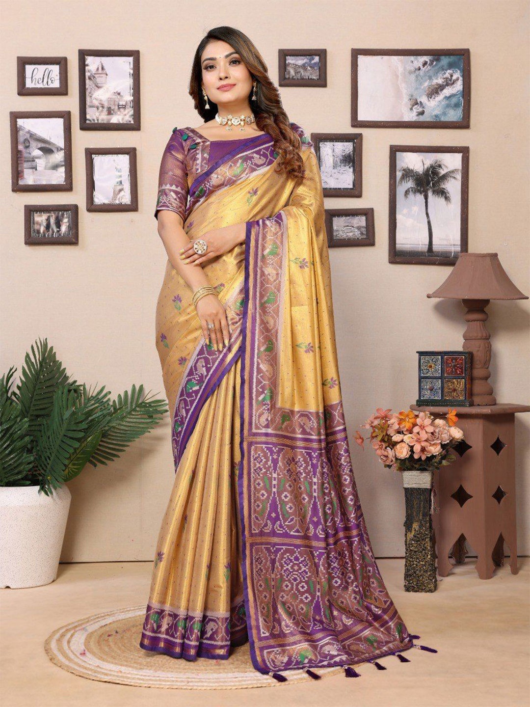 

Anaita Woven Design Zari Banarasi Saree, Yellow