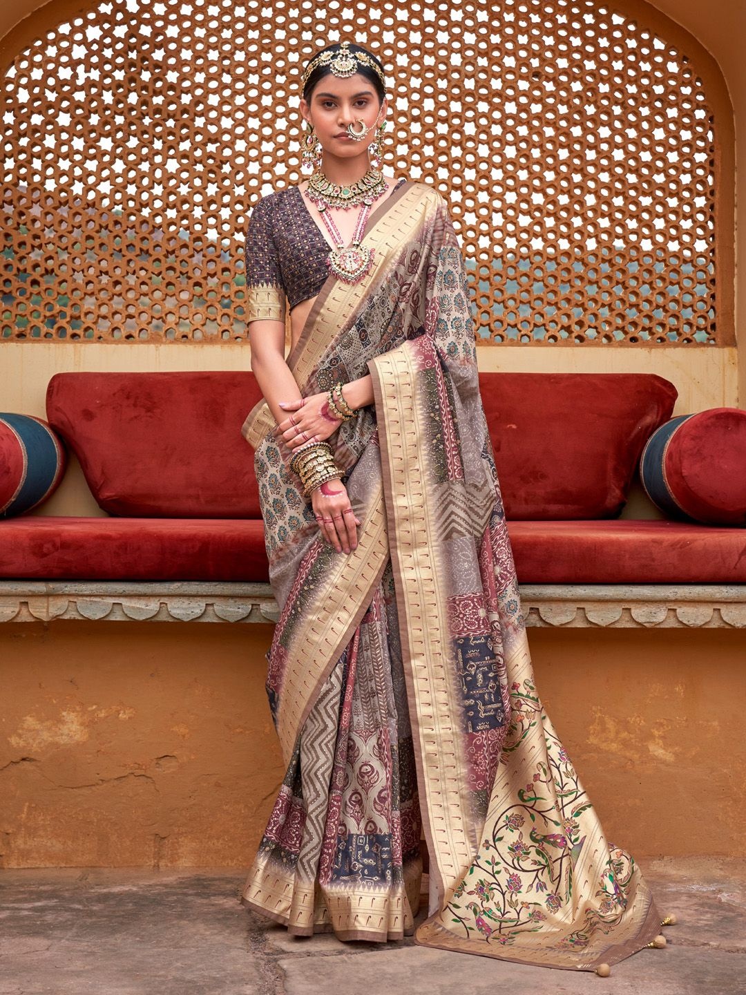 

Anouk Floral Zari Designer Sungudi Saree, Beige