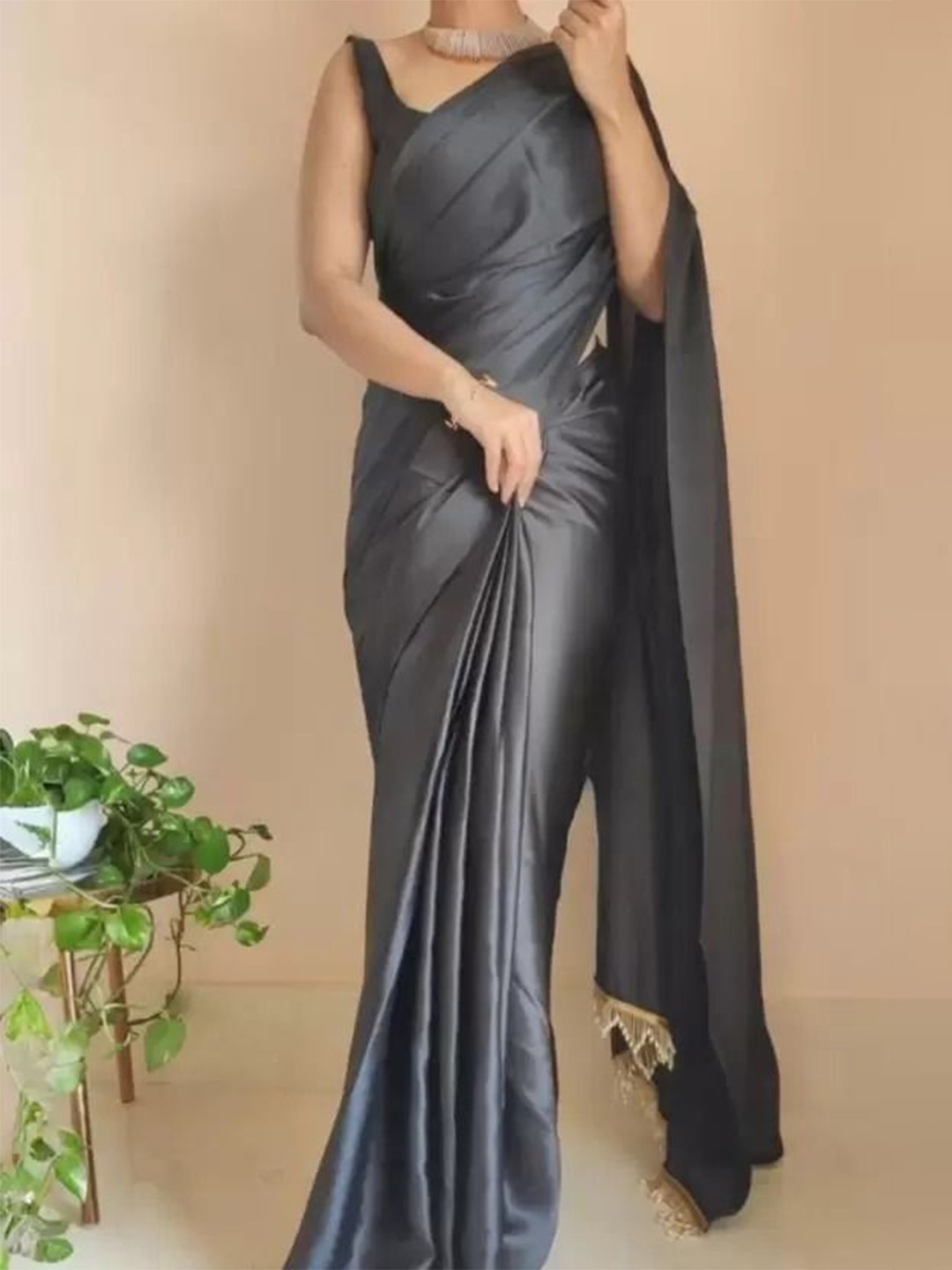 

SAADHVI Embellished Satin Saree, Black