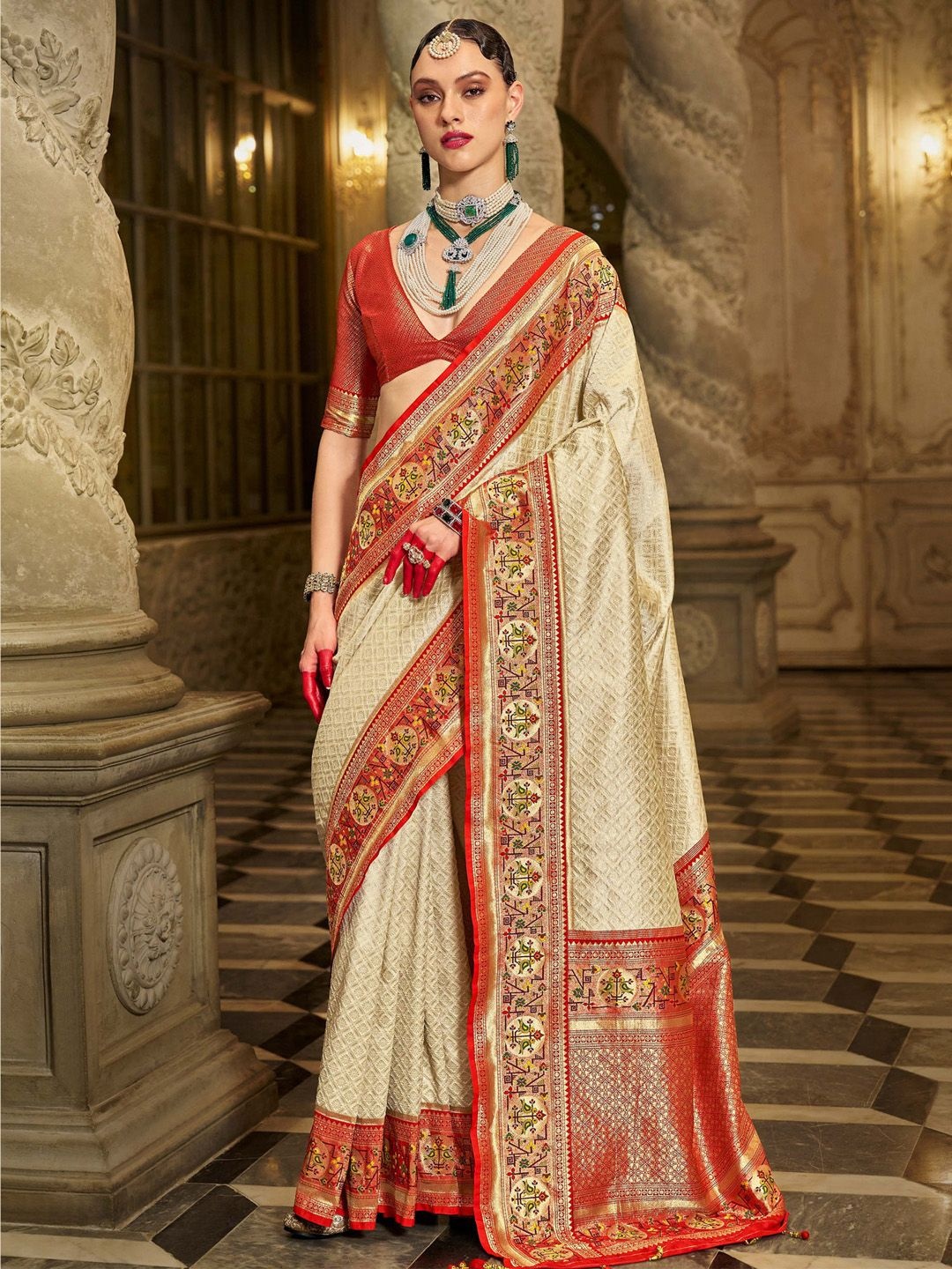 

Anouk Woven Design Zari Kanjeevaram Saree, Off white