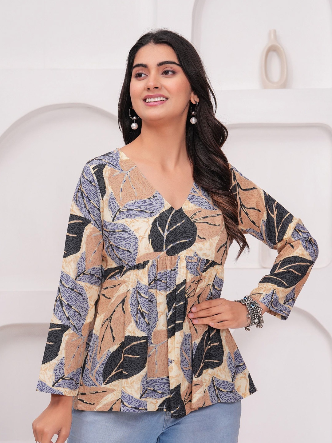 

kipek Women Printed V-Neck Peplum Top, Grey