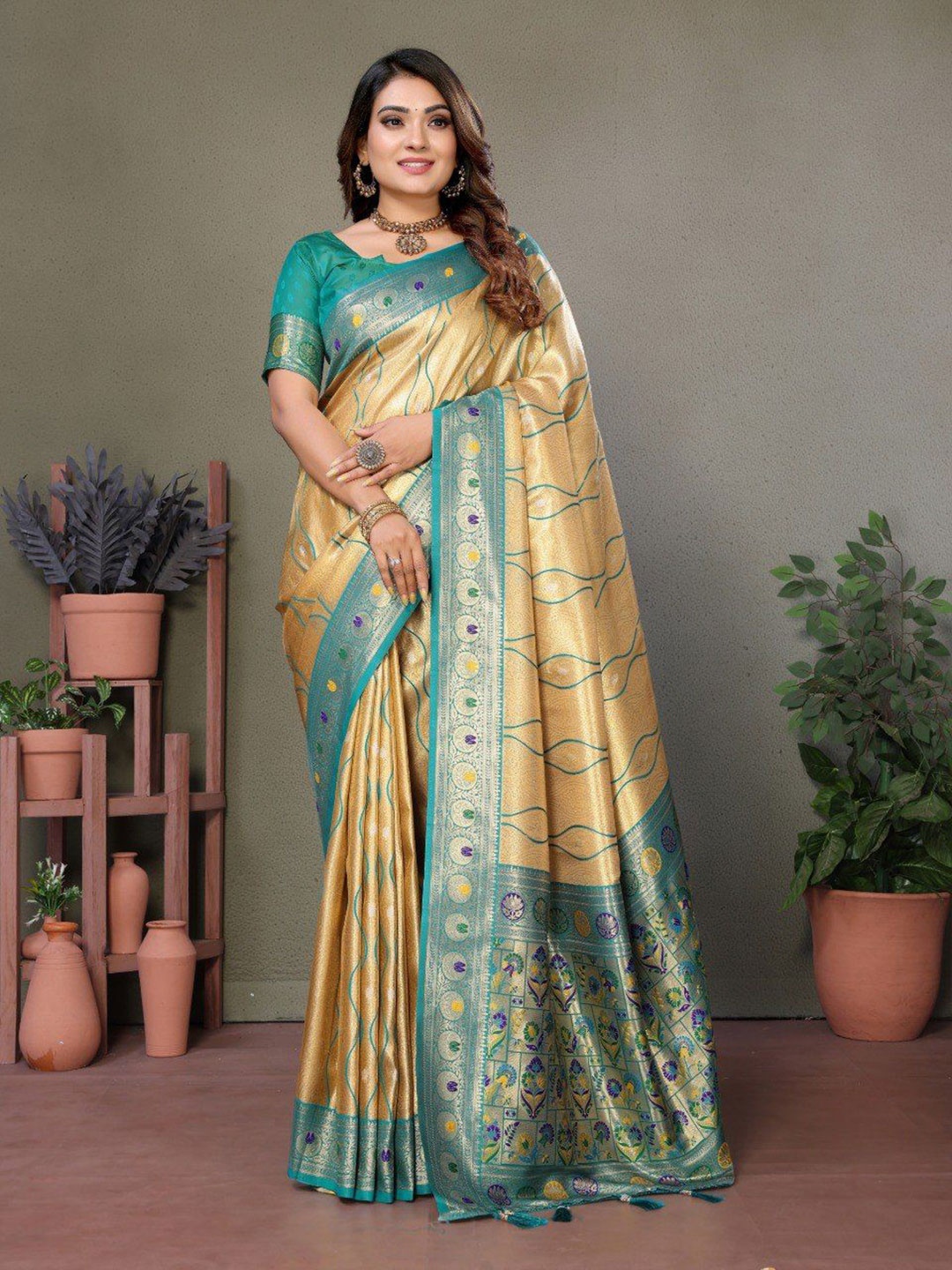 

Anaita Woven Design Zari Banarasi Saree, Gold