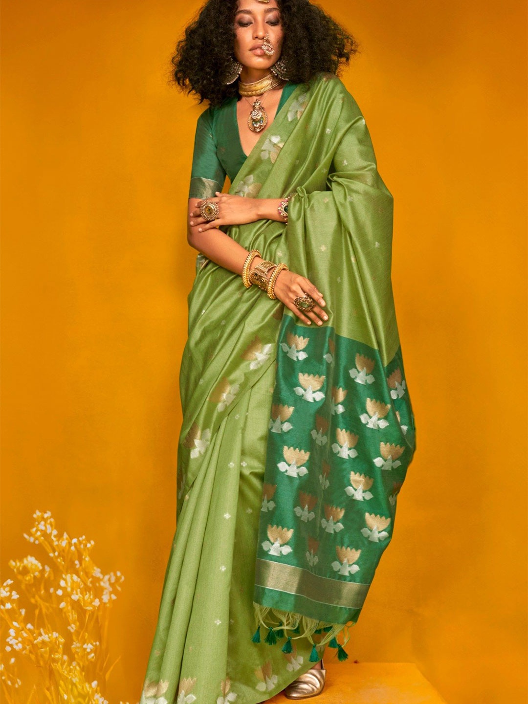 

MySilkLove Woven Design Zari Saree, Green