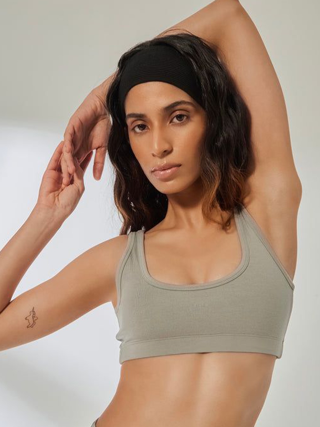 

YAMAYOGA Women Full Coverage Workout Bra, Grey