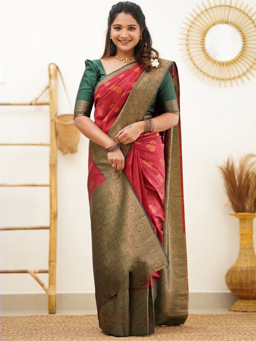 

Anouk Floral Zari Banarasi Saree, Red