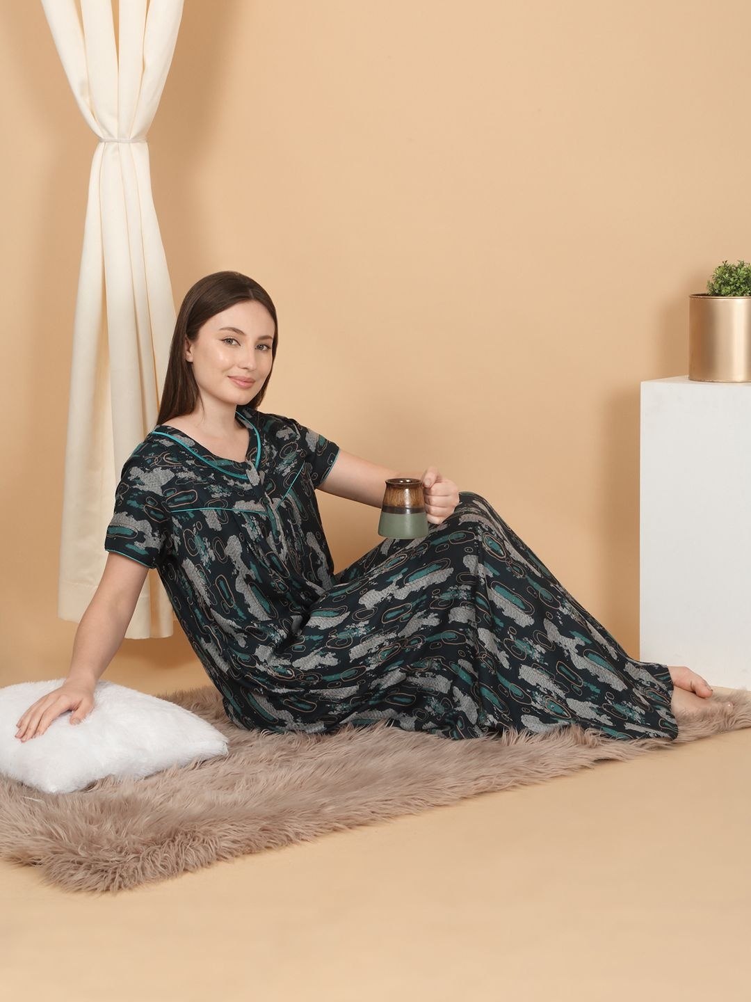

SAANJ Women Printed Maxi Nightdress, Green