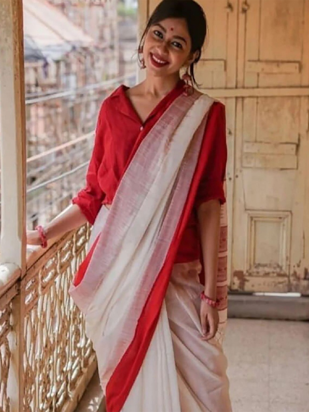 

A TO Z CART Saree With Blouse Piece, White