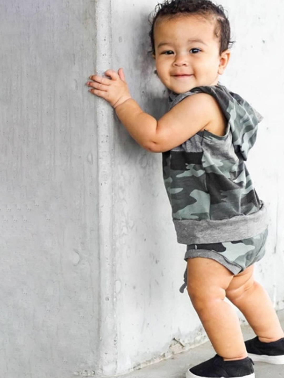 

LULU & SKY Boys Printed Hooded Sleeveless Pure Cotton T-Shirt With Shorts, Grey
