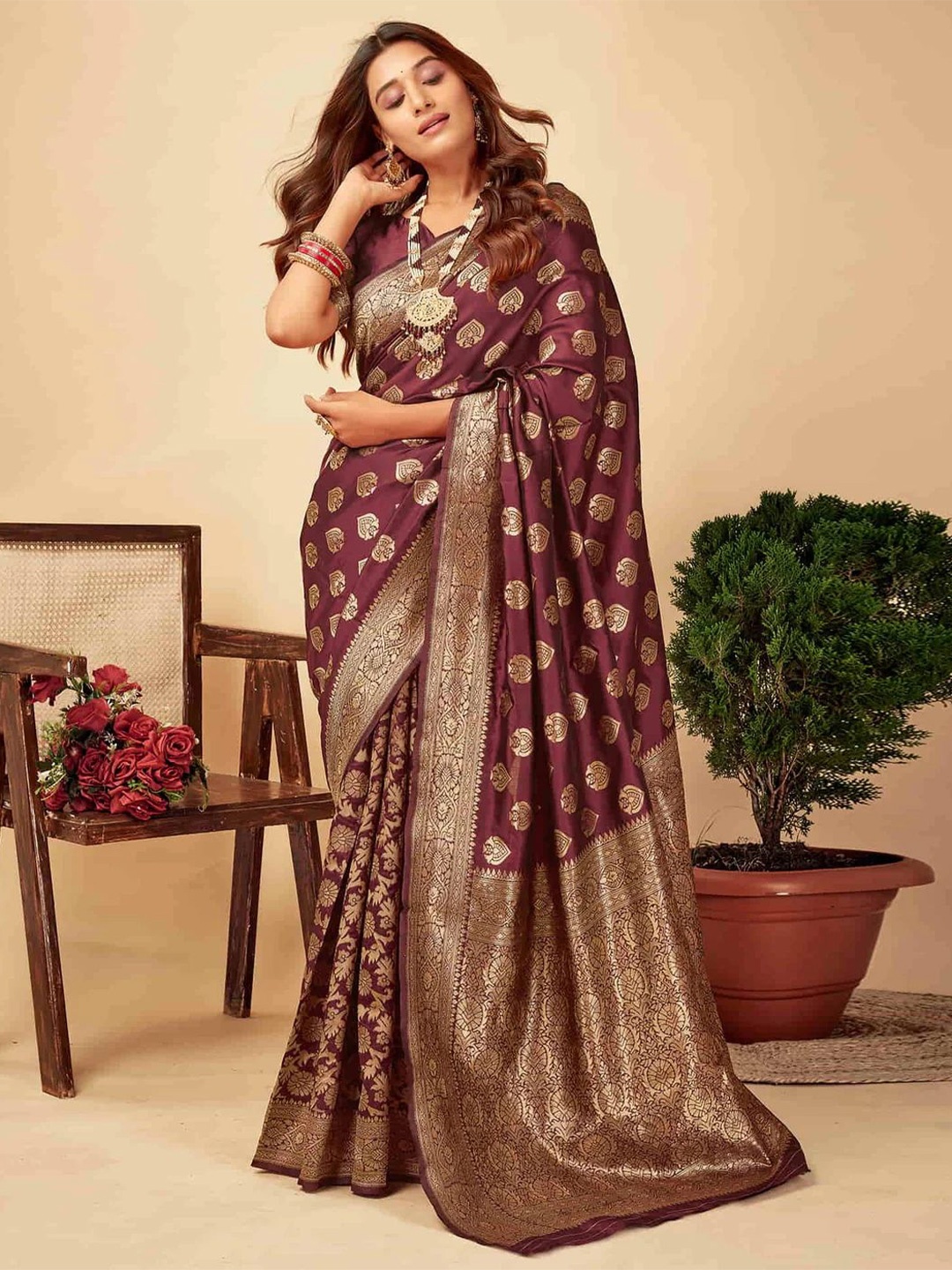 

Melok Woven Design Zari Art Silk Banarasi Saree, Purple