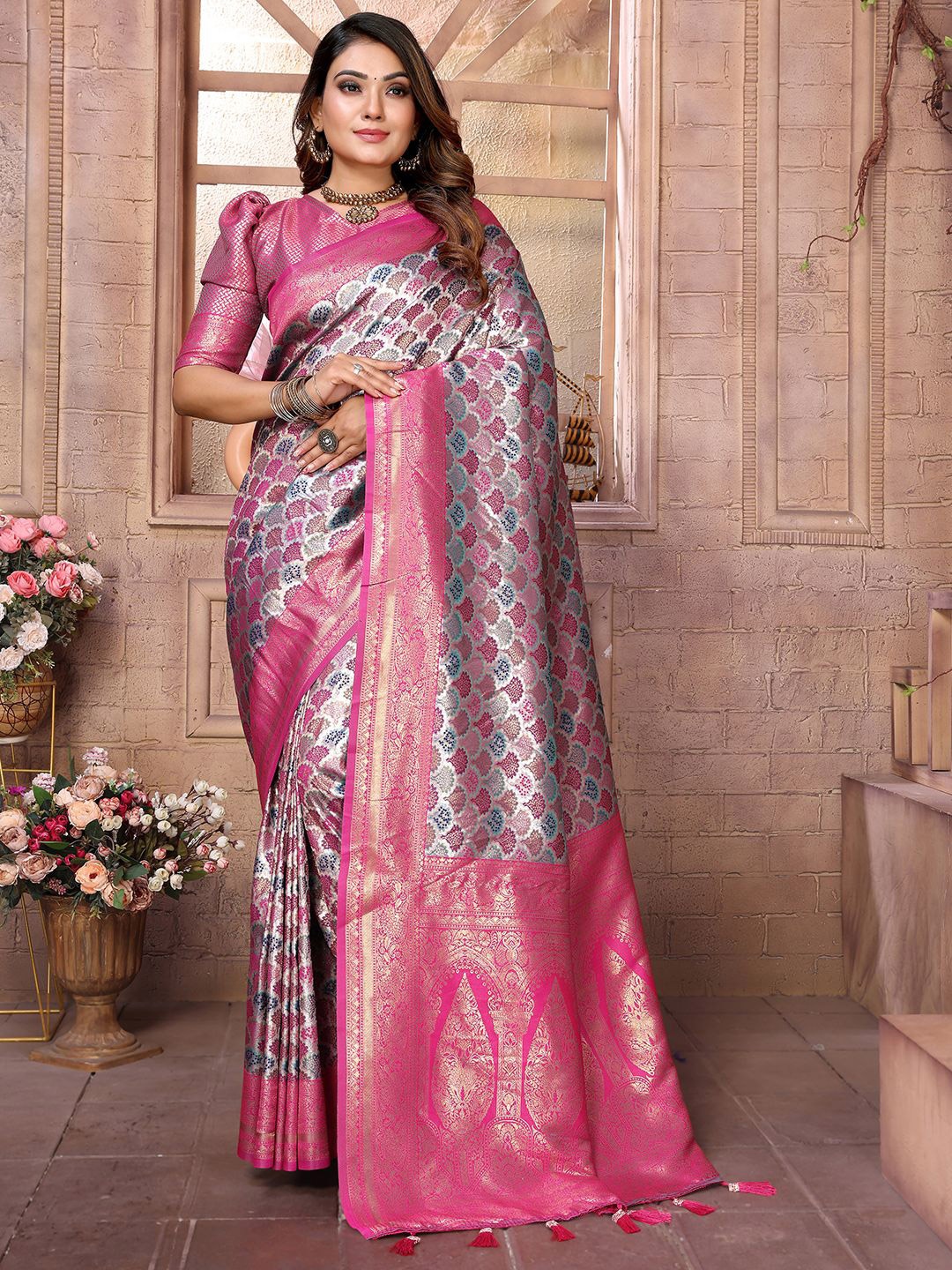 

Mitera Woven Design Zari Banarasi Saree, Pink