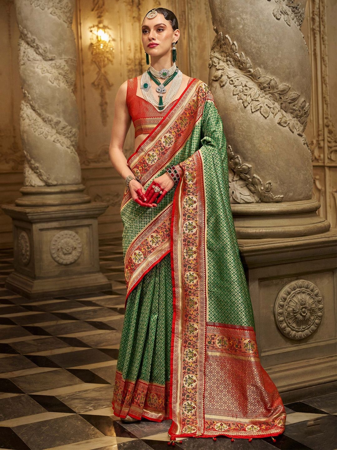

Anouk Woven Design Floral Zari Kanjeevaram Saree, Green