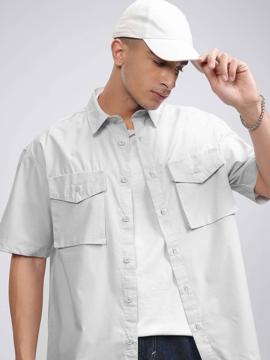 

HIGHLANDER Men Solid Utility Pocket Oversized Shirt, Grey