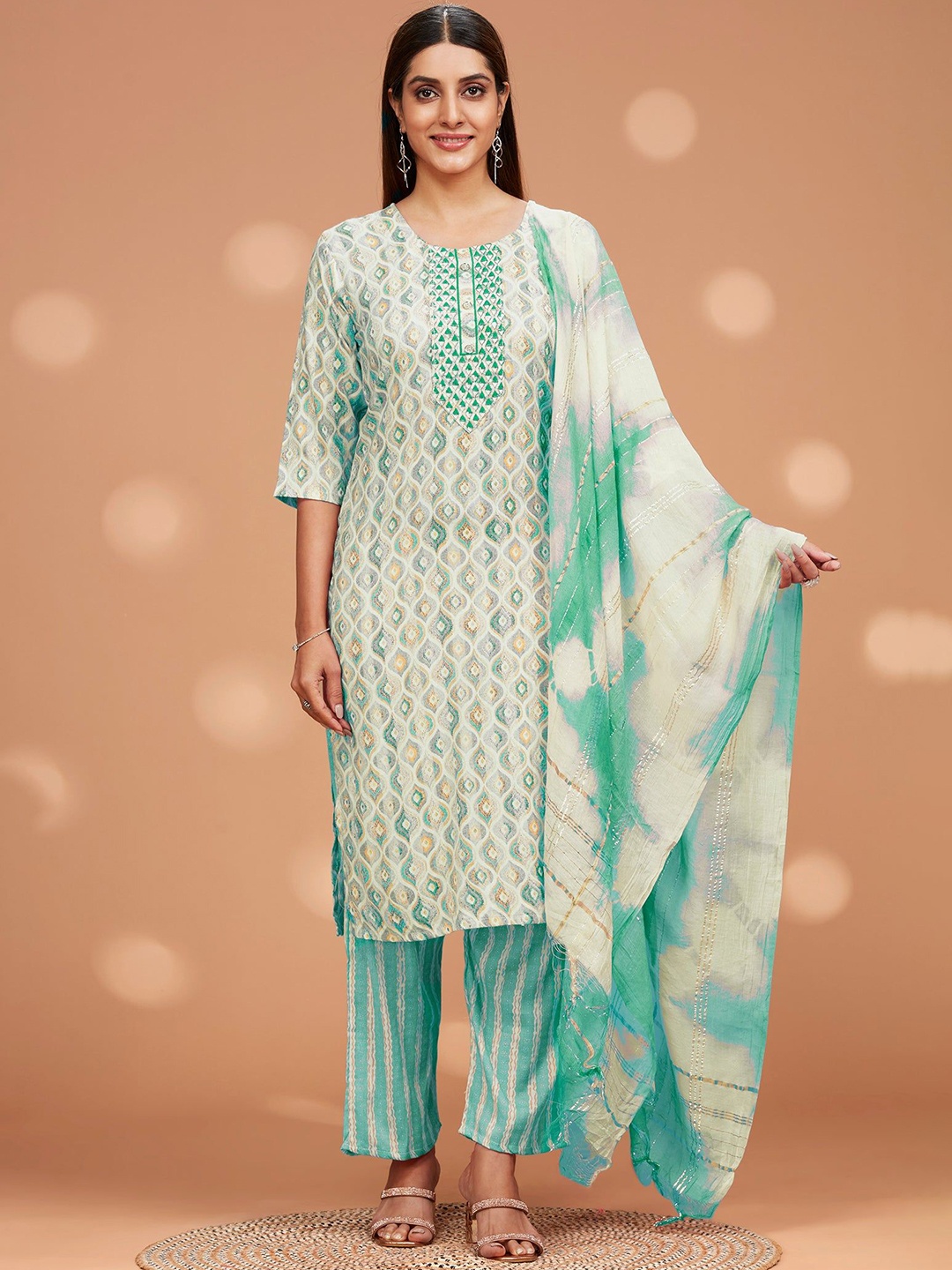

FREYAA Ethnic Motifs Printed Thread Work Kurta Sets, Green