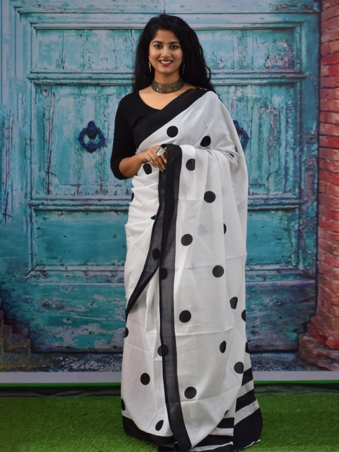

Craft Musium Polka Dot Pure Cotton Bagru Saree, White